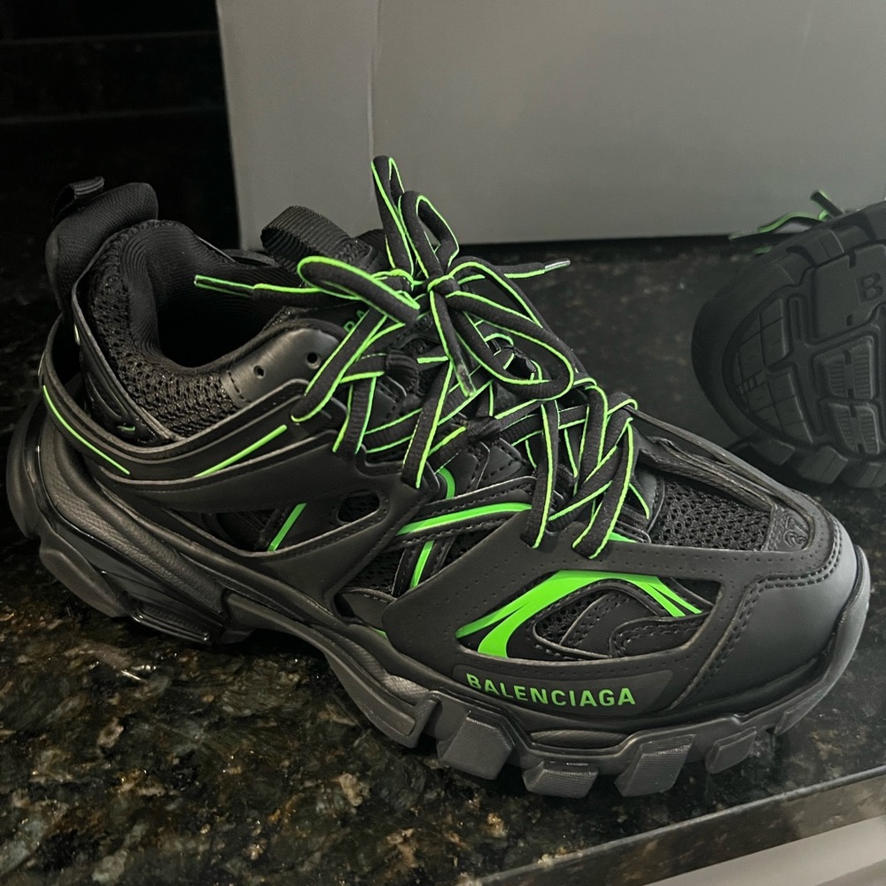 balenciaga race runners green